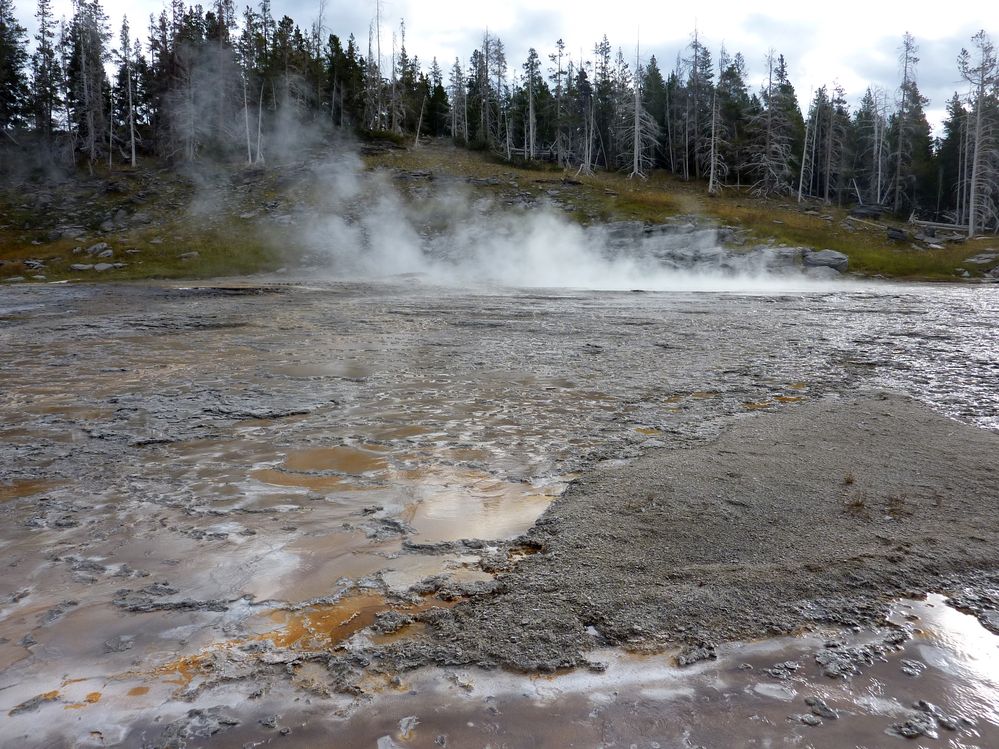 Yellowstone Old faithfull et ses environs (72).JPG